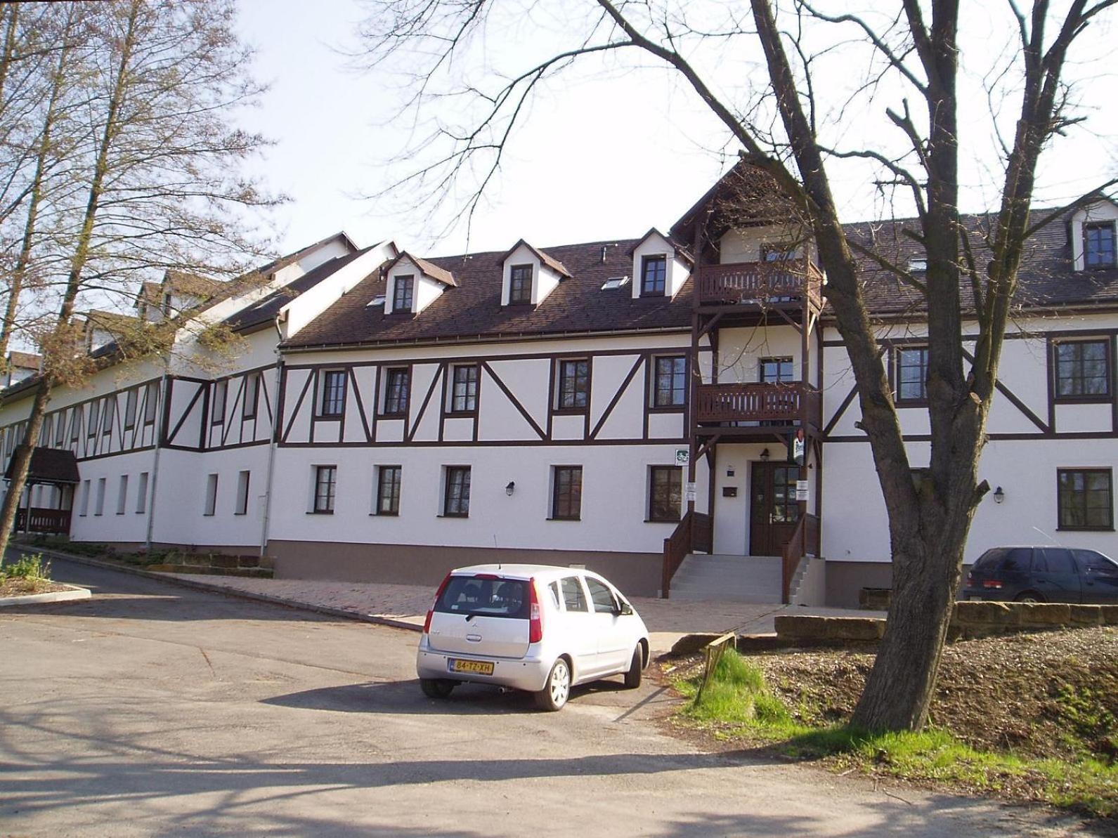 Heřmanice Restaurace A Penzion Ceska Hospoda מראה חיצוני תמונה
