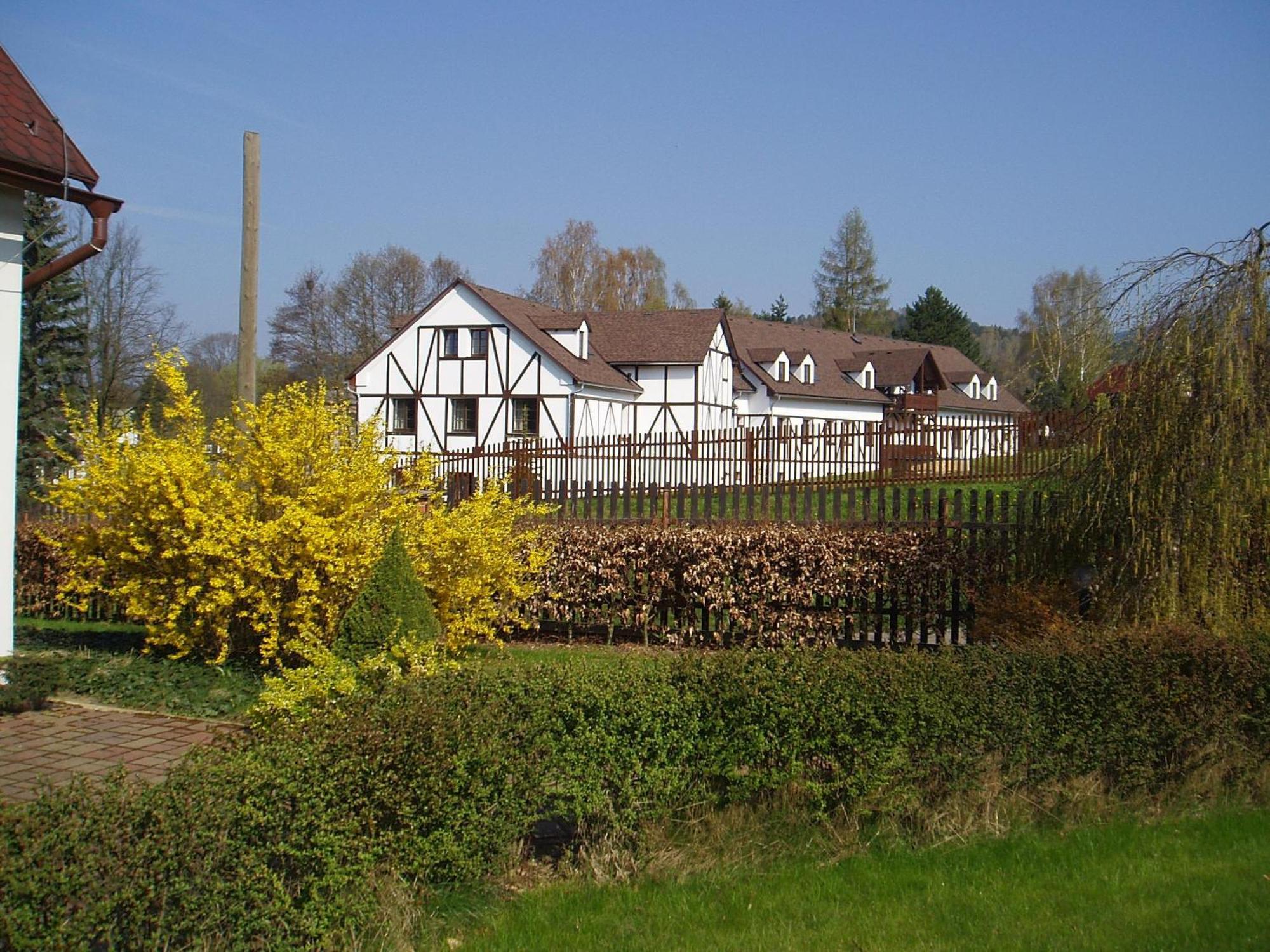 Heřmanice Restaurace A Penzion Ceska Hospoda מראה חיצוני תמונה
